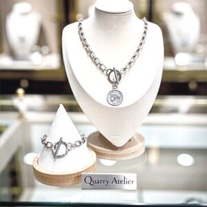 République Héritage Marianne Medal Necklace & Bracelet Set